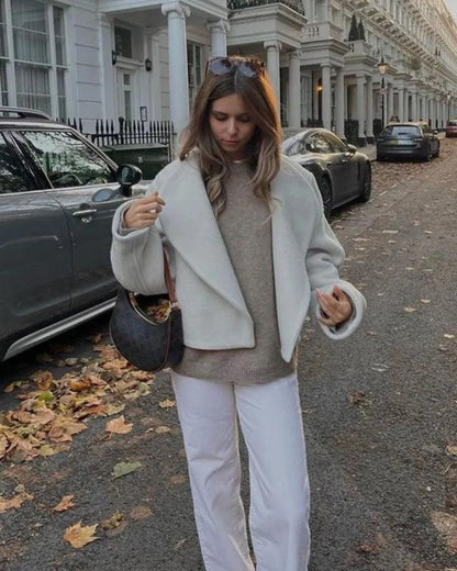 ANIRA - Verkürzte Wolljacke